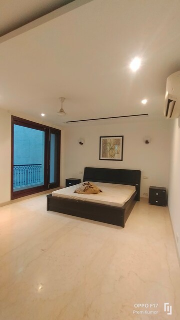 Bedroom in 3 BHK Builder Floor at Defence Colony – for Rent
