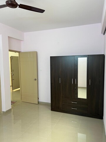 Room in 2 BHK Apartment at Pyramid Bilberry, Thanisandra Main Road – for Rent