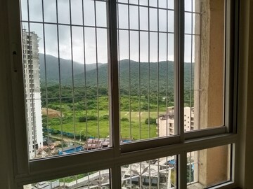 Room in 2 BHK Apartment at Puranik Rumah Bali, Ghodbunder Road – for Sale