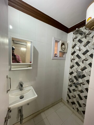 Bathroom in 1 BHK Apartment at Vasant Kunj – for Rent
