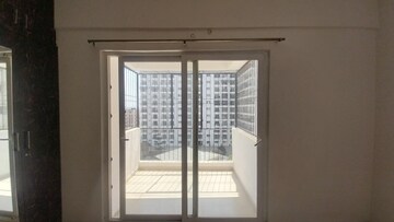 Room in 3 BHK Apartment at Alpine Pyramid, Sahakara Nagar – for Rent