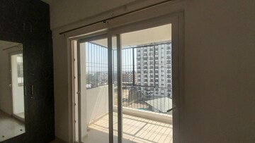 Room in 3 BHK Apartment at Alpine Pyramid, Sahakara Nagar – for Rent