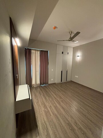 Room in 3.5 BHK Apartment at M3M Sky City, Sector 65 – for Rent