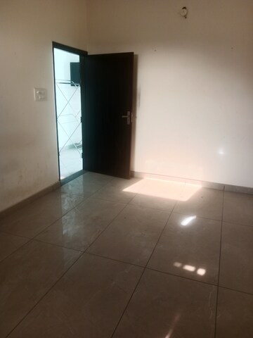2 BHK Builder Floor For Rent in Sector 18