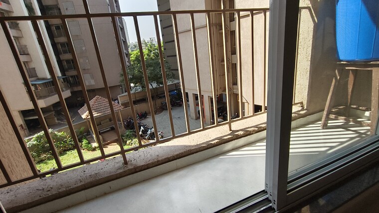 Balcony, metropolis-aquaris-phase-1 1 Bedroom 650 Sq.Ft. Apartment In Kasarvadavali Thane 8313655