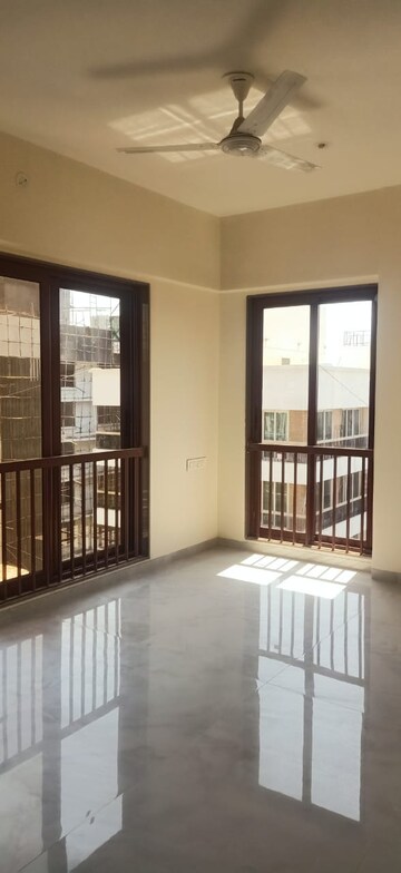 Room in 2 BHK Apartment at Sugee Atharva, Prabhadevi – for Rent