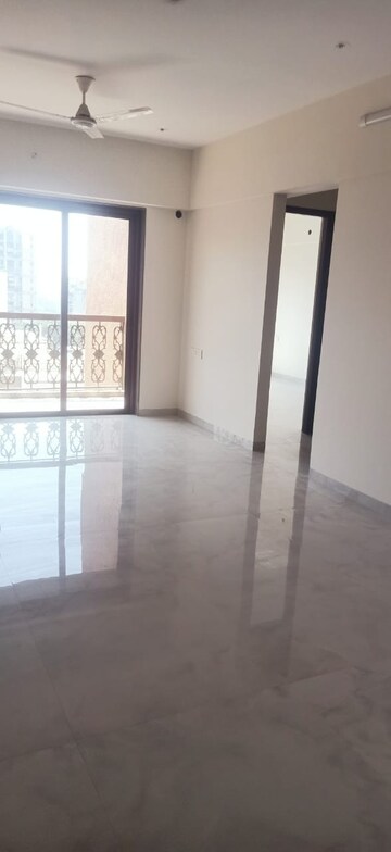Room in 2 BHK Apartment at Sugee Atharva, Prabhadevi – for Rent