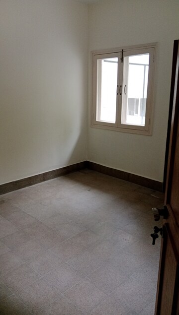 Room in 3 BHK Apartment at Signature Global Synera, Sector 81 – for Sale