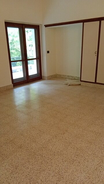 Room in 3 BHK Apartment at Signature Global Synera, Sector 81 – for Sale