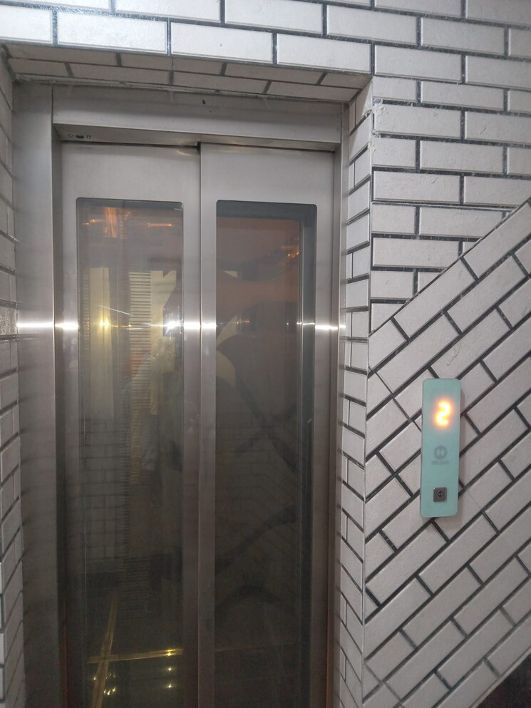 undefined, laxmi nagar 3 Bedroom 71 Sq.Yd. Builder Floor In Laxmi Nagar Delhi 8313713