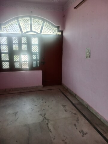 Room in 2 BHK Builder Floor at Sector 13 – for Rent