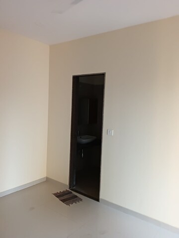 Room in 2 BHK Apartment at Acme Ozone, Manpada – for Rent