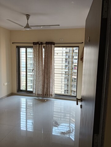 Room in 2 BHK Apartment at Acme Ozone, Manpada – for Rent