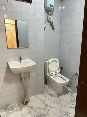 Bathroom in 3 BHK Apartment at Huda Staff Colony, Sector 46 – for Rent
