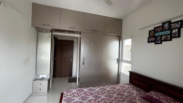 Room in 2 BHK Apartment at Mundhwa – for Rent