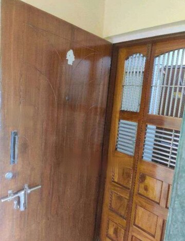 Furnished Amenities in 2 BHK Apartment at Crystal Garden Estate CHS, Manpada – for Rent