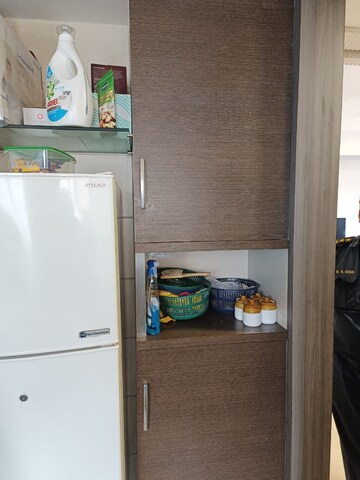 Furnished Amenities in 1 BHK Apartment at Rakhangi Mahal, Worli – for Rent