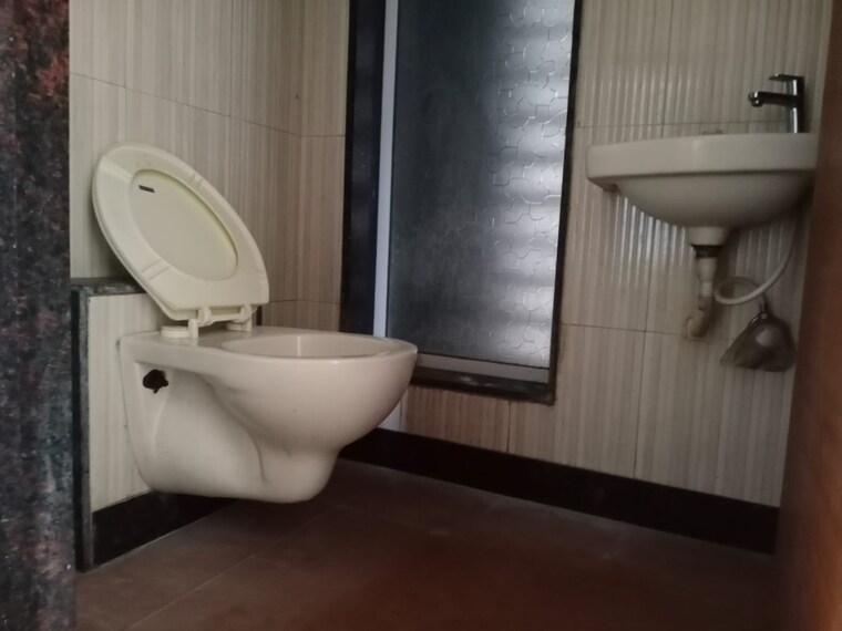 Bathroom, asha-ashok-smruti 1 Bedroom 550 Sq.Ft. Apartment In Vadavali Thane 8313834