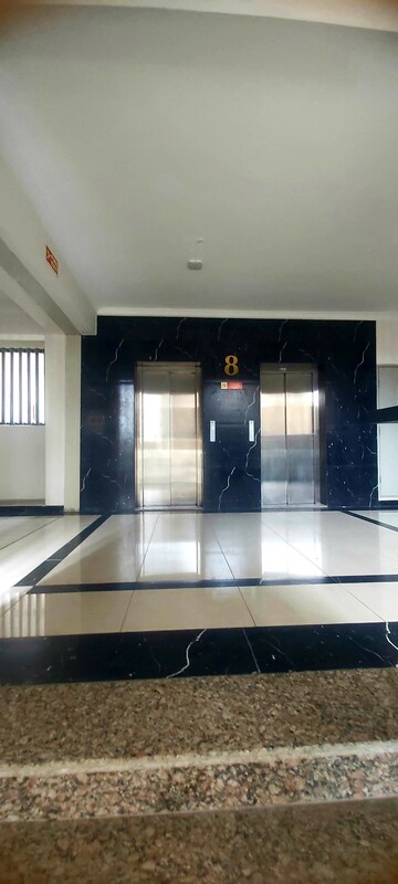 Lift in 3 BHK Apartment at Azeagaia Botanica, Vrindavan Yojna – for Sale