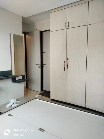 Room in 1 BHK Apartment at Sheth Vasant Oasis, Andheri East – for Rent