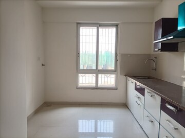 Room in 1 BHK Apartment at Puranik Rumah Bali, Ghodbunder Road – for Rent