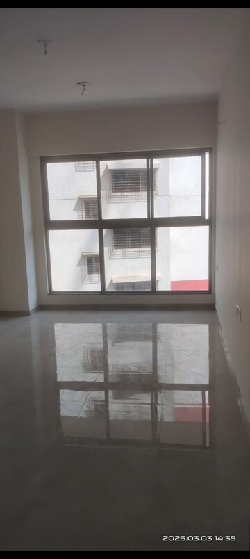 Room in 1 BHK Apartment at Sheth Irene, Malad West – for Rent