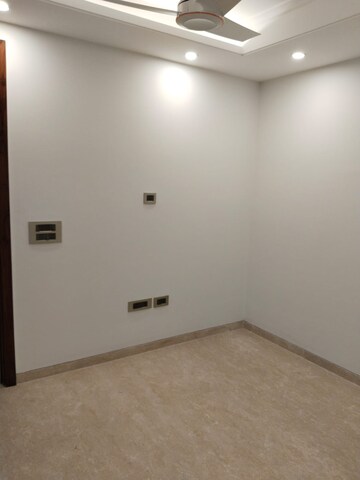Room in 3 BHK Builder Floor at East Of Kailash – for Rent