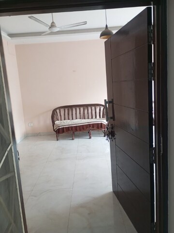Room in 5 BHK Builder Floor at Dalanwala – for Sale
