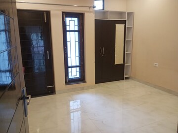 Room in 5 BHK Builder Floor at Dalanwala – for Sale