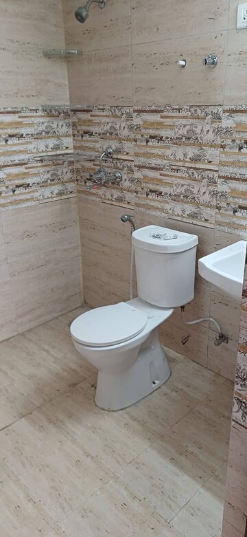 Bathroom in 2.5 BHK Apartment at Amrapali Golf Homes, Sector 4, Greater Noida – for Rent