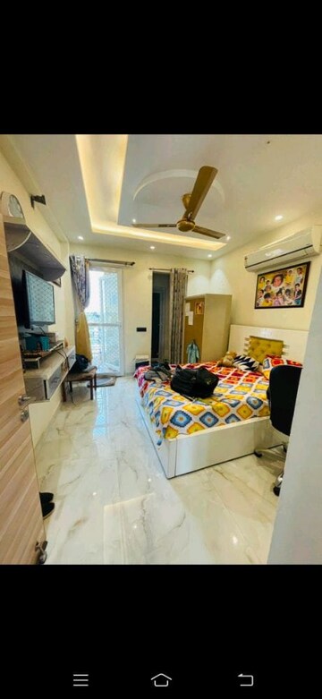 Master Bedroom in 4 BHK Builder Floor at BPTP Parklands Villa, Sector 88 – for Rent