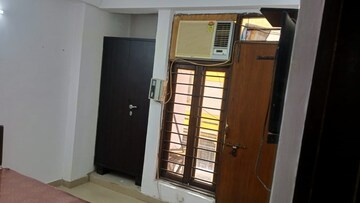 Furnished Amenities in 1 BHK Builder Floor at Freedom Fighters Enclave – for Rent