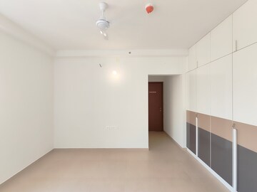 Room in 2 BHK Apartment at Bhartiya Nikoo Homes Phase 2, Thanisandra Main Road – for Sale