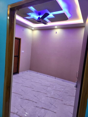 Room in 2 BHK Builder Floor at Gomti Nagar – for Rent