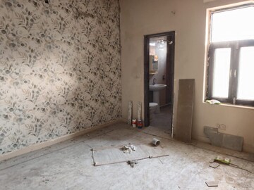 Room in 3 BHK Builder Floor at Sector 46 – for Rent