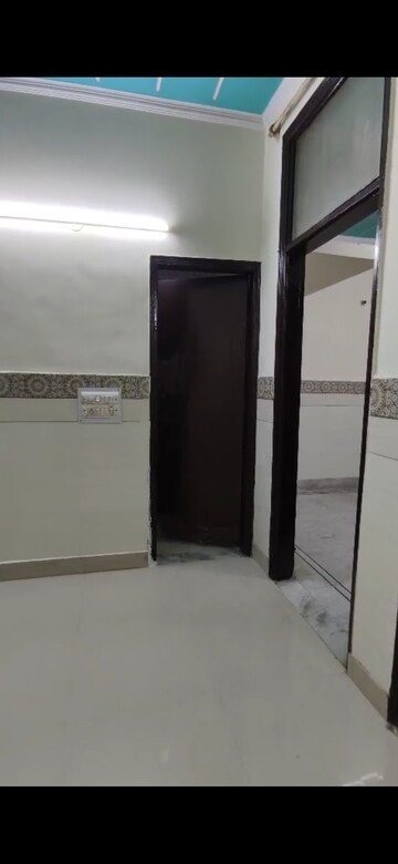 Room in 2 BHK Builder Floor at Indrapuram – for Sale
