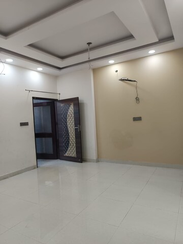 Room in 1.5 BHK Builder Floor at Paschim Vihar – for Rent