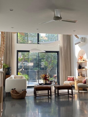 Living Room in 6+ BHK Villa at Opulence Villas, Sector 51 – for Sale