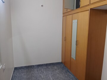 Room in 2 BHK Builder Floor at Hsr Layout – for Rent