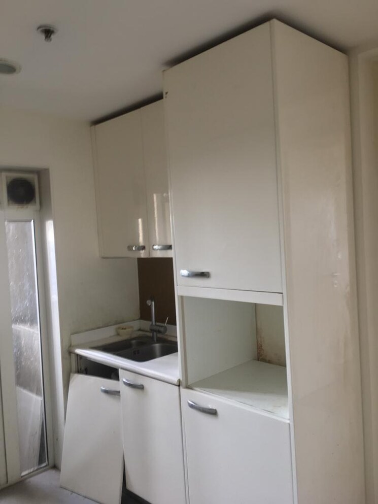 Bathroom, lodha-fiorenza 2 Bedroom 744 Sq.Ft. Apartment In Goregaon East Mumbai 8314103