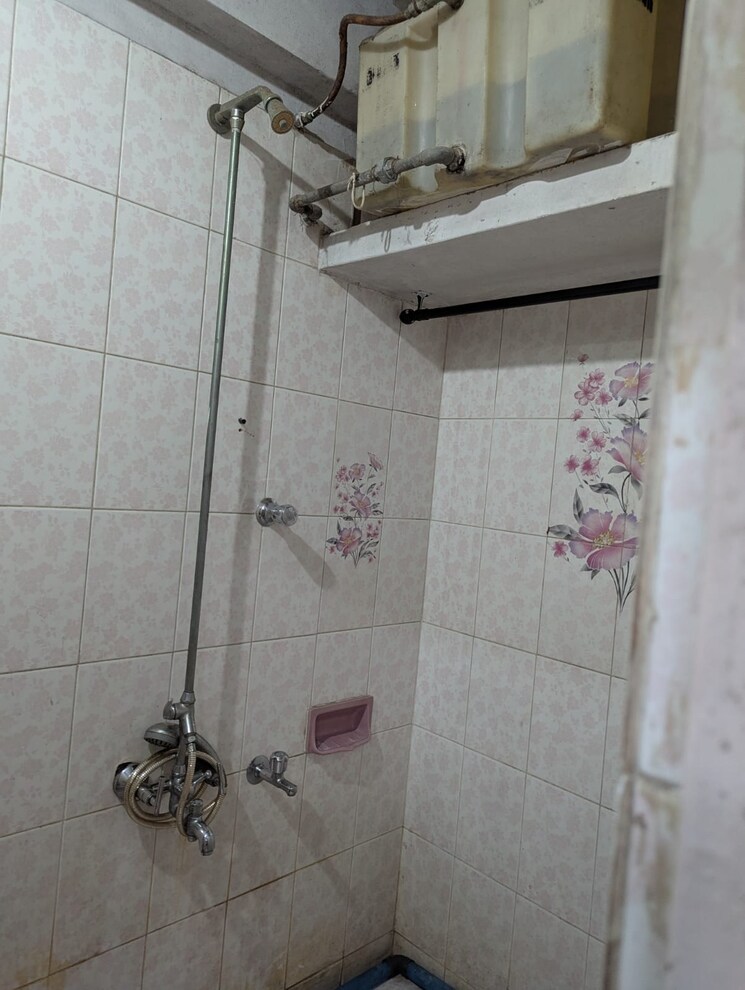 Bathroom, narayan-chambers 1 RK 350 Sq.Ft. Apartment In Narayan Peth Pune 8314130