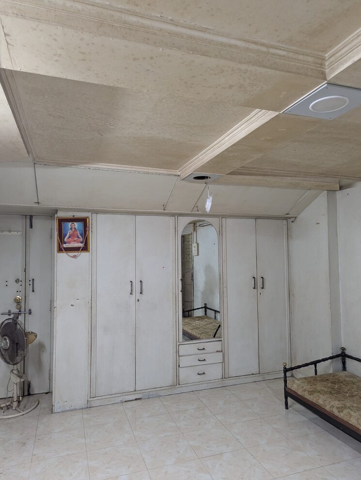 Room, narayan-chambers 1 RK 350 Sq.Ft. Apartment In Narayan Peth Pune 8314130