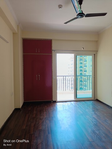 Room in 2 BHK Apartment at Apex Athena, Sector 75 – for Rent