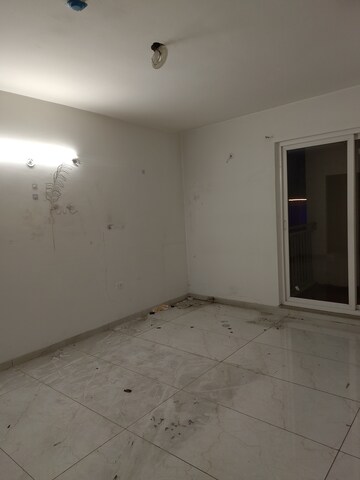 Room in 3 BHK Apartment at Rishita Manhattan, Gomti Nagar – for Rent