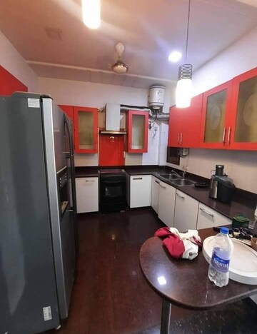 Master Bedroom in 1 BHK Builder Floor at Shivalik Colony – for Rent