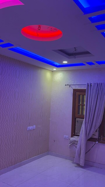 Furnished Amenities in 3 BHK Apartment at Greenwood Apartment, Gomti Nagar – for Rent