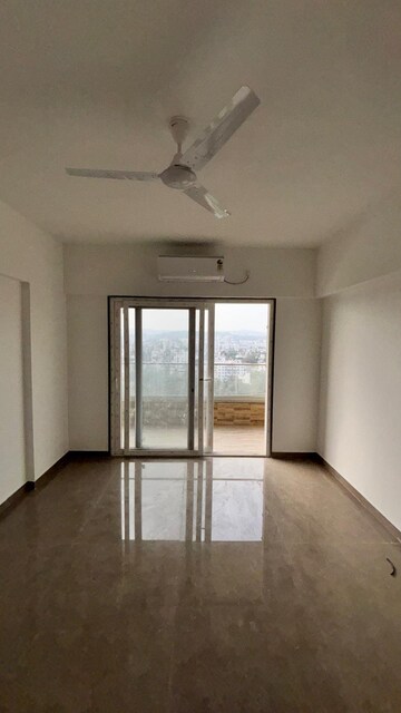 Room in 3 BHK Apartment at Venkatesh Skydale, Sinhagad Road – for Sale