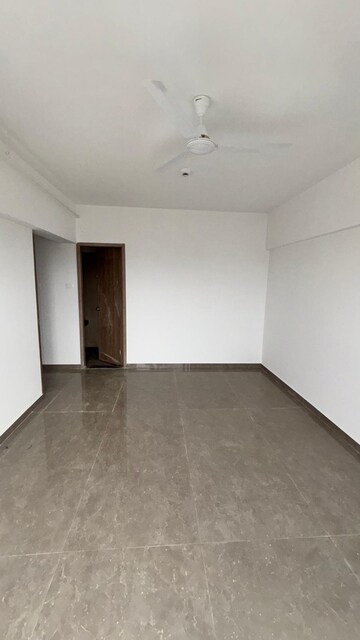 Room in 3 BHK Apartment at Venkatesh Skydale, Sinhagad Road – for Sale