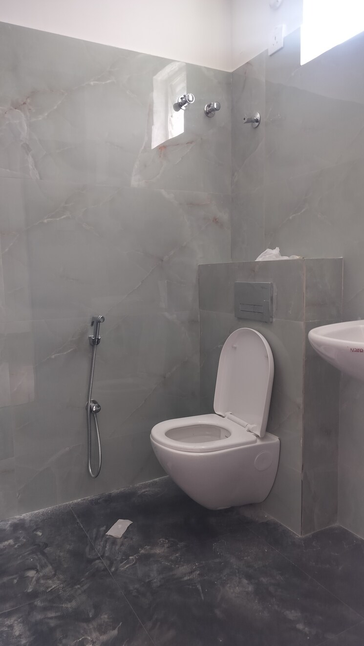 Bathroom, banjara hills 3 Bedroom 1900 Sq.Ft. Apartment In Banjara Hills Hyderabad 8314233