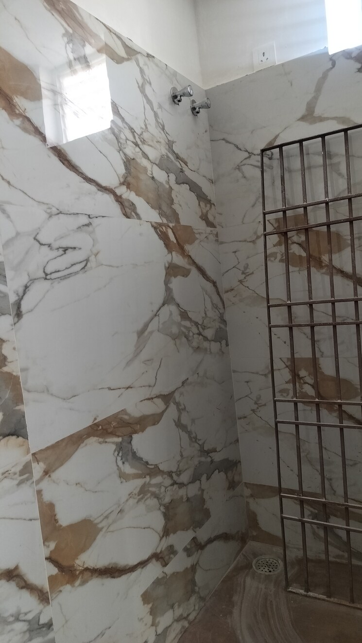 Bathroom, banjara hills 3 Bedroom 1900 Sq.Ft. Apartment In Banjara Hills Hyderabad 8314233